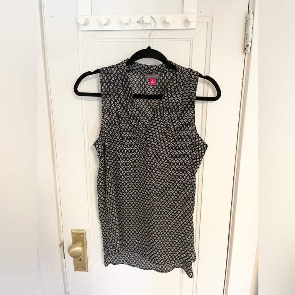 Vince Camuto sleeveless v neck blouse